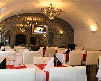Letuchaya Mysh Hotel - Vyborg - Restaurant