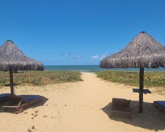Pousada Praia das Ondas - Pe na areia - Guarajuba - Beach