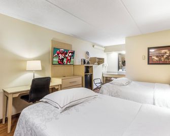 Red Roof Plus Nashville North - Goodlettsville - Goodlettsville - Soveværelse