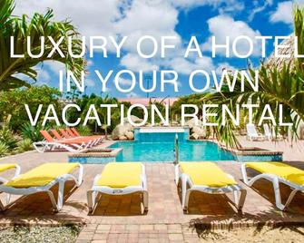 Vacation home with hotel service in sunny garden with pool, close to beach - Oranjestad - Pool