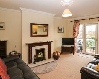 8 Scrahan Place - Killarney - Sala de estar