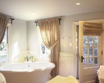 The Pebble Bed & Breakfast - Halifax - Bathroom