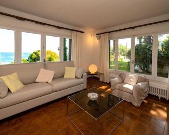 La Marina Blanca by Interhome - Sant Pol de Mar - Sala de estar