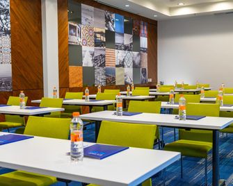 Holiday Inn Express & Suites Ensenada Centro By IHG - Ensenada - Restoran