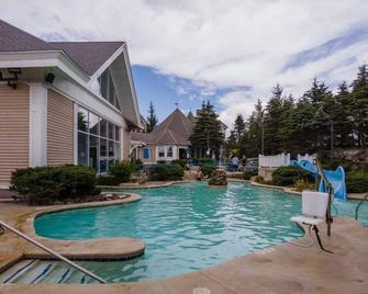 Cozy Chalet @snowshoe- Steps To Ski/Ride Fireplace Gear Locker Free Parking W/D! - Snowshoe - Pool