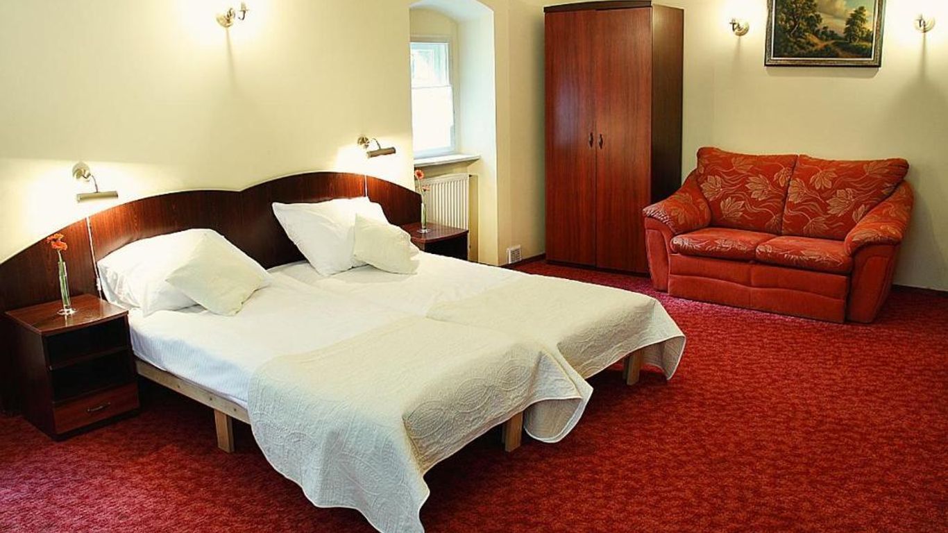 호텔 프르지 오슬레이 브라미에 - 자메크 크시아즈