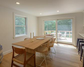 Most Chic Spot! Your Martha's Vineyard Getaway! - Oak Bluffs - Comedor