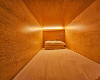 82 Capsule Hotel - Seoul - Building