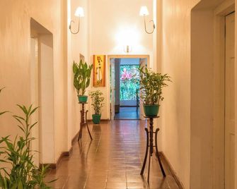 Udapola Bungalow by Lalan Leisure - Deraniyagala - Pasillo