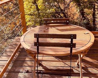 Unusual bed and breakfast in Barjols en Provence Verte - Barjols - Patio