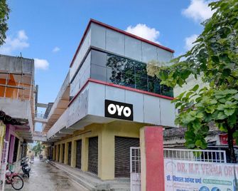 OYO 817482 Siddhi Vinayak Hotel & Banquets - Motihari - Building