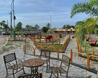 Pendang Lake Resort Event Venue - Alor Setar - Innenhof