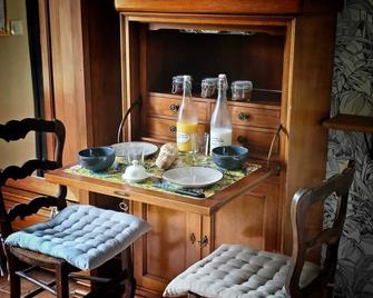 Chambre de Charme, Gîte de L'archerie - Saint-Lambert-la-Potherie - Restaurante