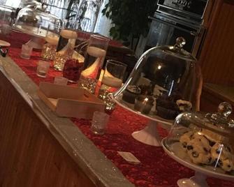 Mccloud River B&b - McCloud - Buffet