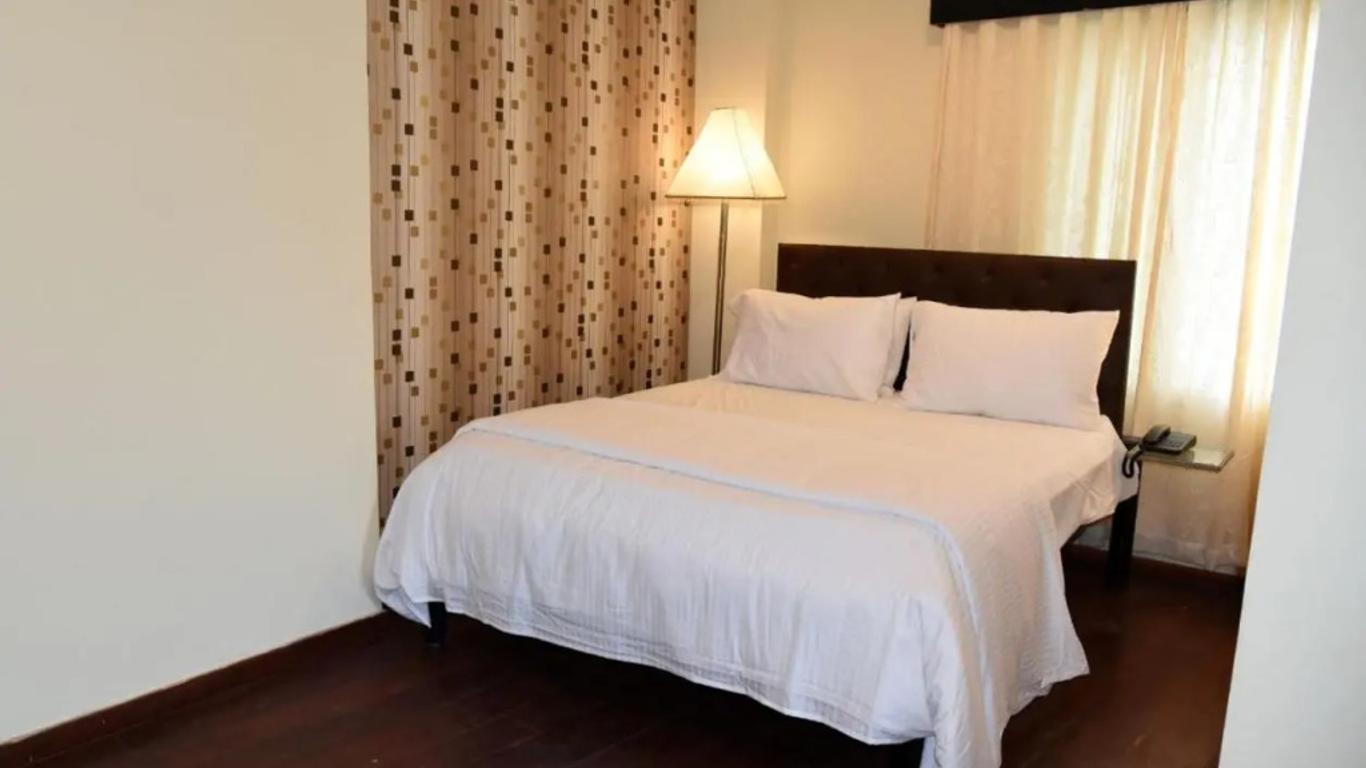 Creek Hotel - Panaji