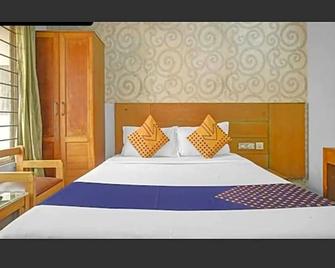 Sun City Hotel - Madrás - Habitación