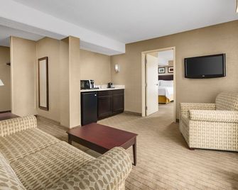 Garner Hotel Brockton - Boston by IHG - Brockton - Obývací pokoj