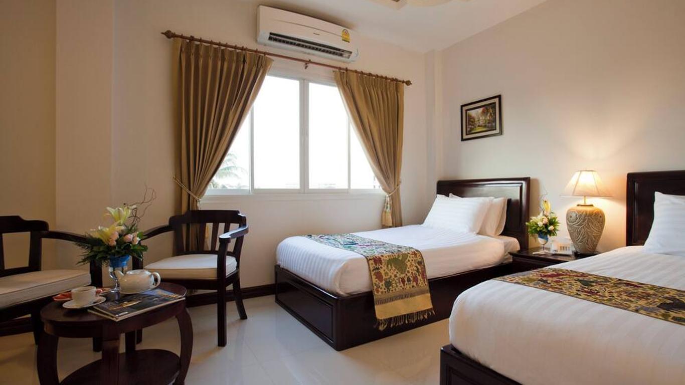 لاو جولدن هوتل