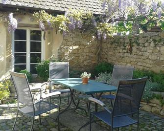 historical winery house with southern flair - Breisach am Rhein - Innenhof