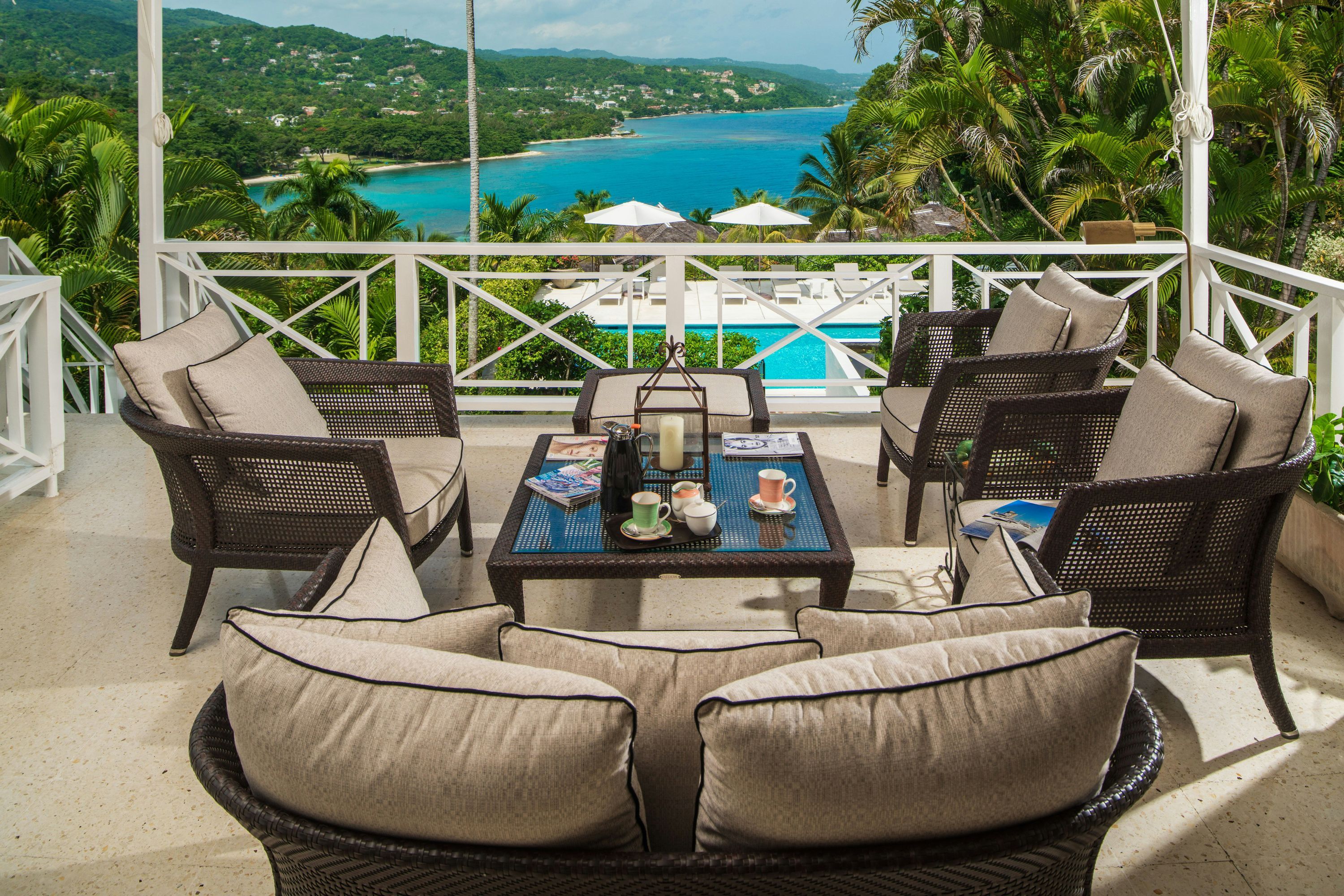 Round Hill Hotel And Villas - מונטגו ביי - מרפסת