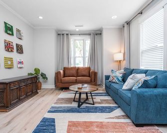 Atlanta Central Historic Area, Near Parks & Dining. King Bed. Pet Friendly - Atlanta - Sala de estar