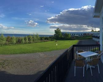 Hotel La Maison Blanche - New Carlisle - Balcony