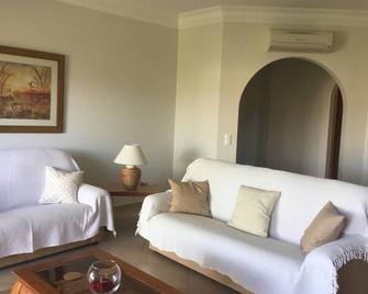 Luxury 2 bed Apartment in BoaVista Golf and Spa Resort, Lakeview - Lagos - Living room