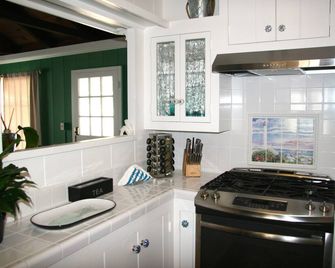 Enchanting Whimsical Cottage by the Sea - Laguna Beach - Küche
