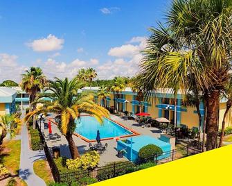 Bposhtels Orlando Florida Mall - Orlando - Piscina
