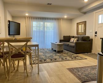 Brand new 2BR apartment steps from the beach - Long Branch - Living room