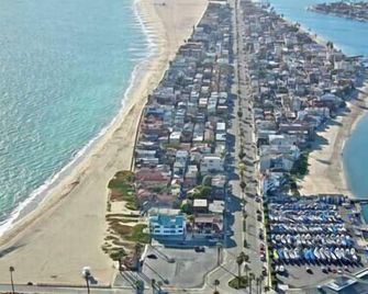 Oceanfront Oasis - Long Beach - Outdoor view