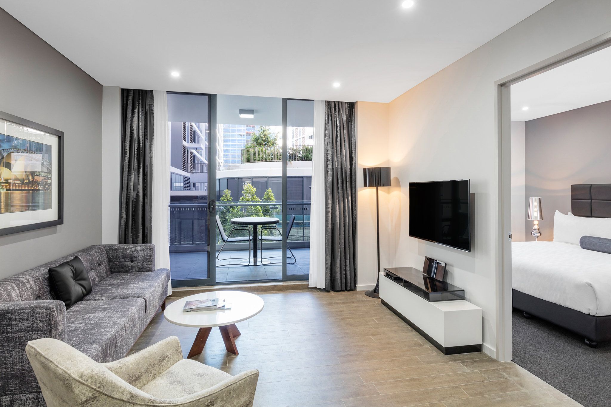 Meriton Suites Mascot Central thumbnail 3