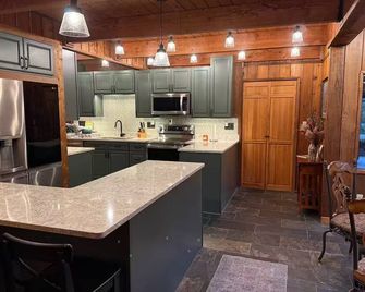 Steelhead Retreat -At the Center of It All! - Forks - Kitchen
