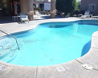Luxury Studio Apartment Located in a Popular High Desert Resort - Green Valley - Pool