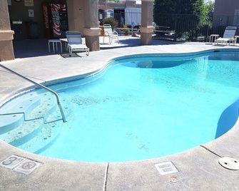 Luxury Studio Apartment Located in a Popular High Desert Resort - Green Valley - Pool