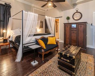 The Daniel Boone Room -Marthasville,mo - Marthasville - Habitación