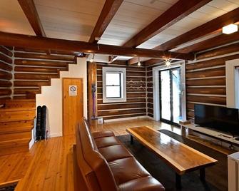 Log House At Shima - Shima - Soggiorno