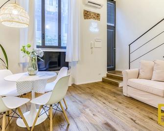 BePlace Apartments in Gae Aulenti - Milan - Dining room