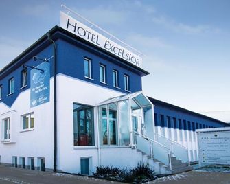 Excelsior - בוכום - בניין