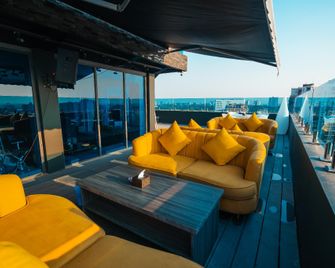 Hotel Sanchaung - Yangon - Balkón