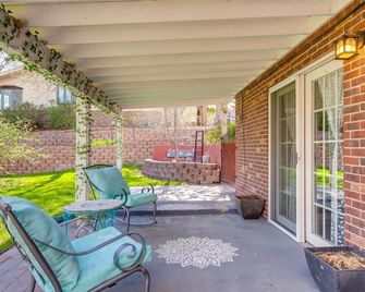 8 Mi to Dtwn Denver: Wheat Ridge Gem w/ Patio - Wheat Ridge - Patio