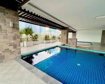 Gina's Staycation At Ama Tower Residences, Edsa With Paid Parking (Beside Poea) - Mandaluyong - Pool