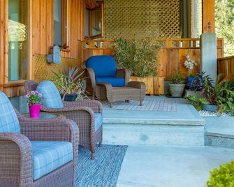 Panoramic Suite – Breathtaking Fjord View, Summit House. - Malahat - Binnenhof
