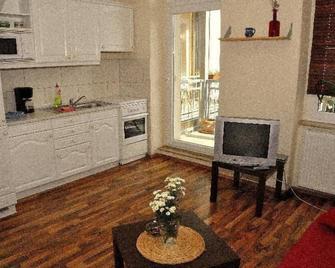 3 Raum Fewo Dresden Zentrum - Balkon Blick Auf Altstadt - L10 - Dresden - Küche