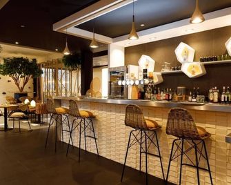 Kyriad Prestige Amiens Poulainville - Hotel and Spa - Poulainville - Bar