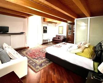 Saint Patrick B&B Guesthouse - Barletta - Κρεβατοκάμαρα
