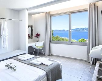 Core Luxury Suites - Скіатос - Спальня