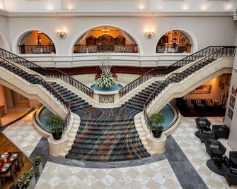 Mövenpick Hotel & Apartments Bur Dubai - Dubai - Lobby