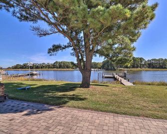 Grasonville Home w/ Private Pool on the Water - Grasonville - Outdoor view