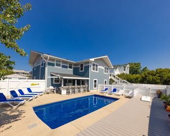 4 Play- 5 Bd., Dog Friendly, Game Rm., Private Pool, Easy Bch Access - Virginia Beach - Pool